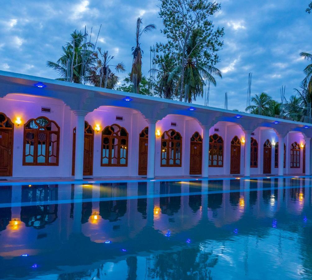 MRD Beach Hotel Trincomalee Exterior foto